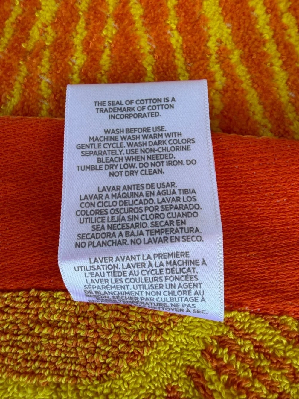Costco Oversized Beach Towel Blazing Suns Orange Yellow 39x67 Soft 100% Cotton